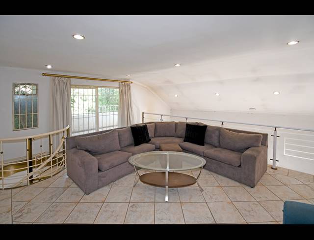 5 BEDROOM HOUSE FOR SALE IN HURLINGHAM